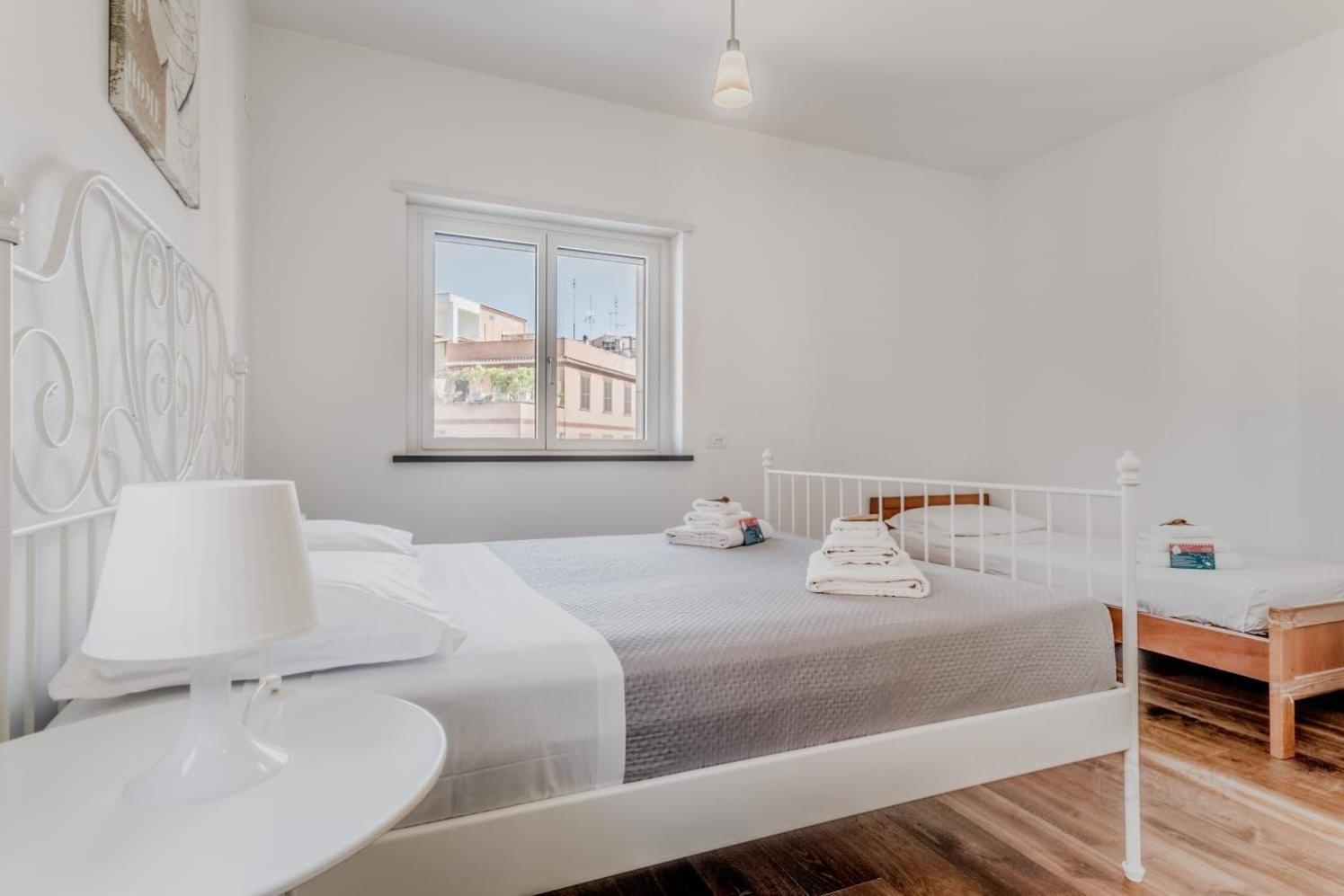 Monteverde Sunny Apartment Рим Екстериор снимка